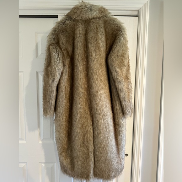 Totême Long Beige Faux Fur🤍 - Picture 5 of 13
